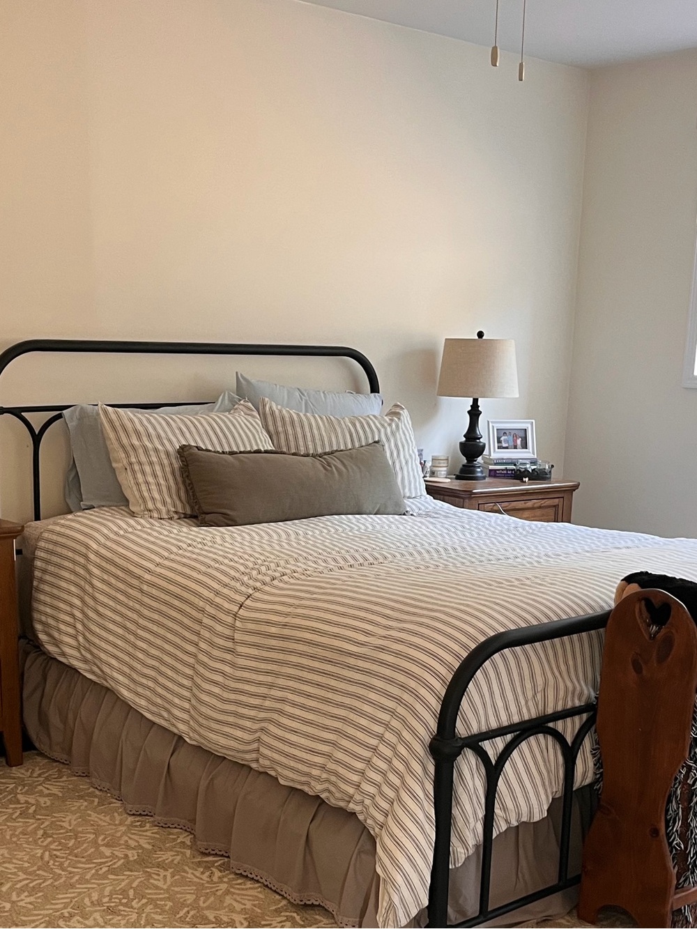 Queen Black/Grey/White striped Duvet cover with 2 shams.
